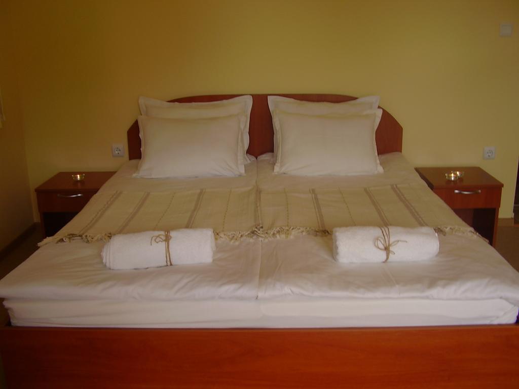 Terra Guest House Ravda Phòng bức ảnh