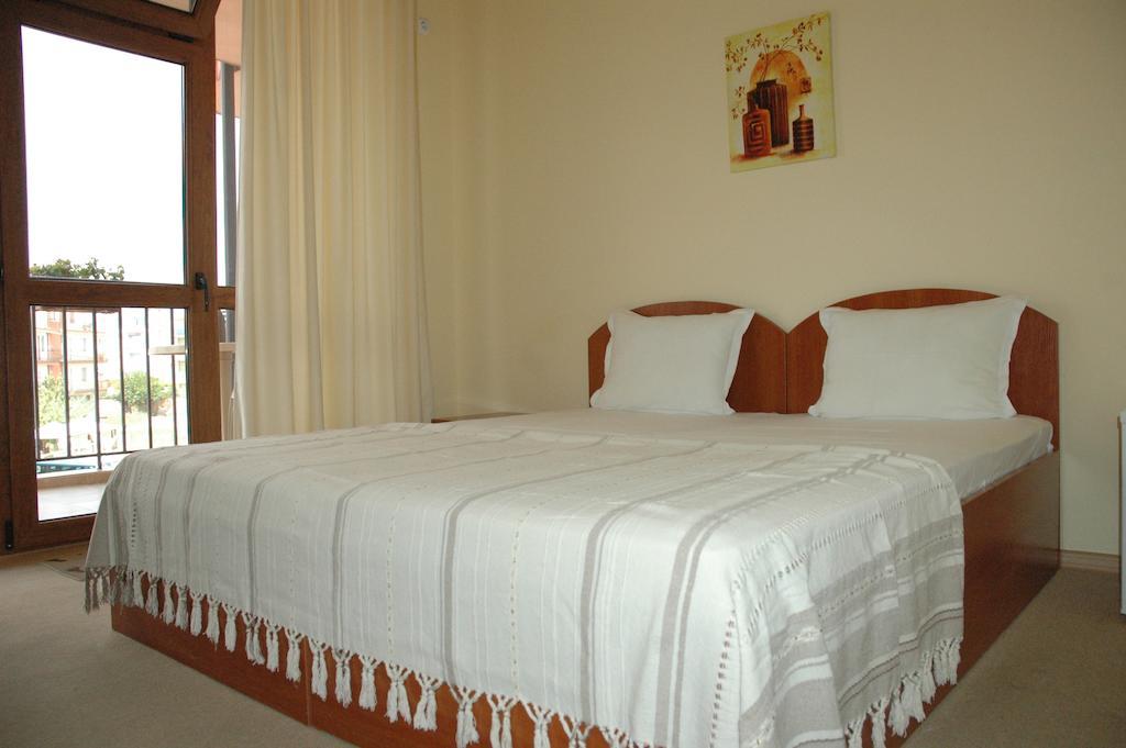 Terra Guest House Ravda Phòng bức ảnh